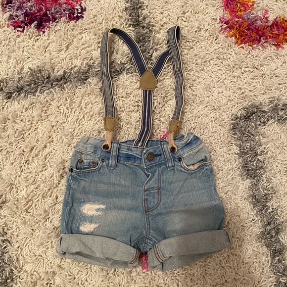 Shorts - Picture 1 of 4